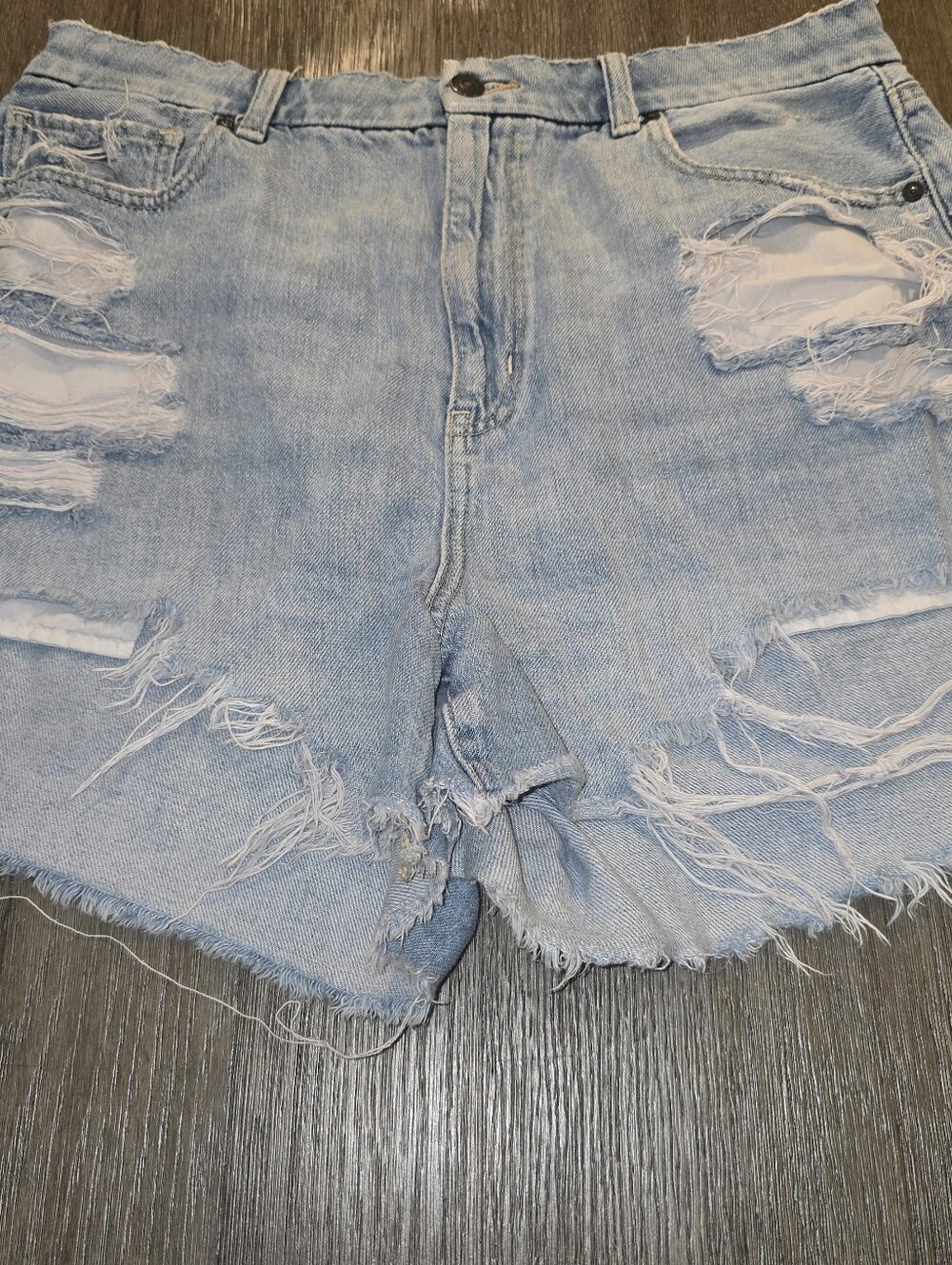 American Eagle Sz. 14 Distressed Curvy Mom Denim Shorts